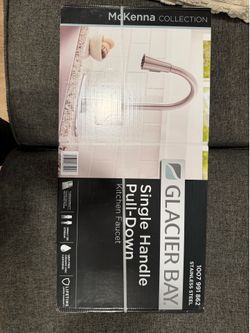 Glacier bay single handle pull down kitchen faucet