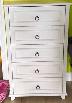 Dresser set