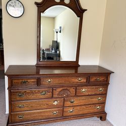 Maple Wood Dressing Table With Mirror