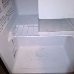 Mini Fridge With a icebox 