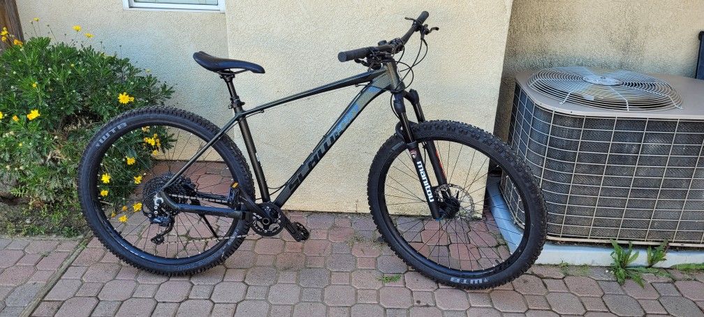 Schwinn Axum Mens Mountain Bike 29"