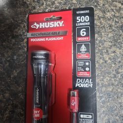 Husky 500 Lumens Flashlight