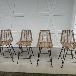 24 Inch Counter Stools - Barely Used 