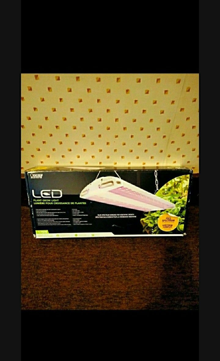 LED Plant grow light 🕯️ must pickup