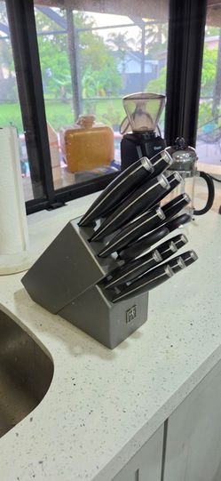 Henkel's knife set
