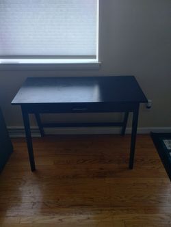 Black Desk
