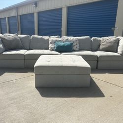 DELIVERY AVAILABLE 🚛🚚🚛 awesome 4 Pieces Sectional W Ottoma