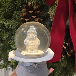 Hallmark Encore Snow Buddies "Buddy Top Hat Skiing Snow Globe" 