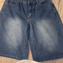 Women Short Size 28