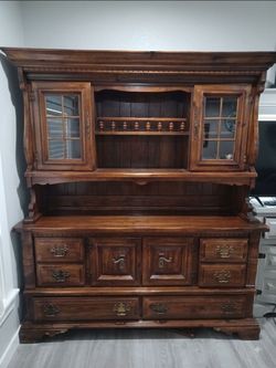 Antique Style Wooden Hutch China Cabinet