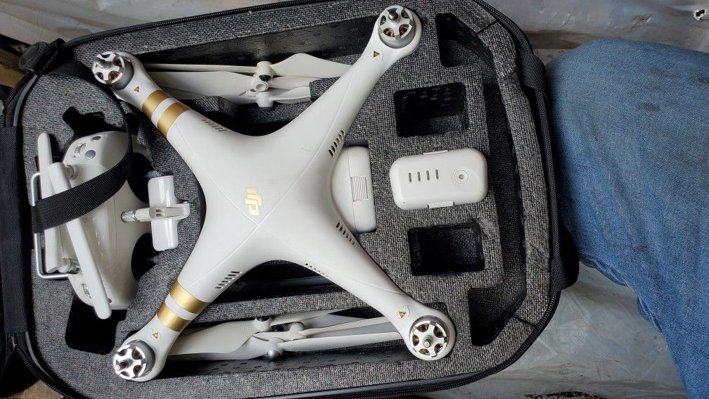 DJI PHANTOM 3 PROFESSIONAL DRONE