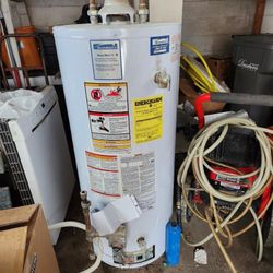 Water Heater Fully Functional Before It Was Removed To Switch To Tankless For Space Issues $100