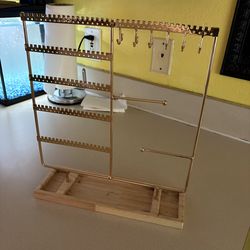 Jewelry holder