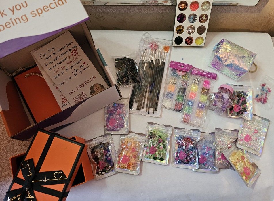 GEMS! Brushes! Glitter! Ect. (TIKTOK)