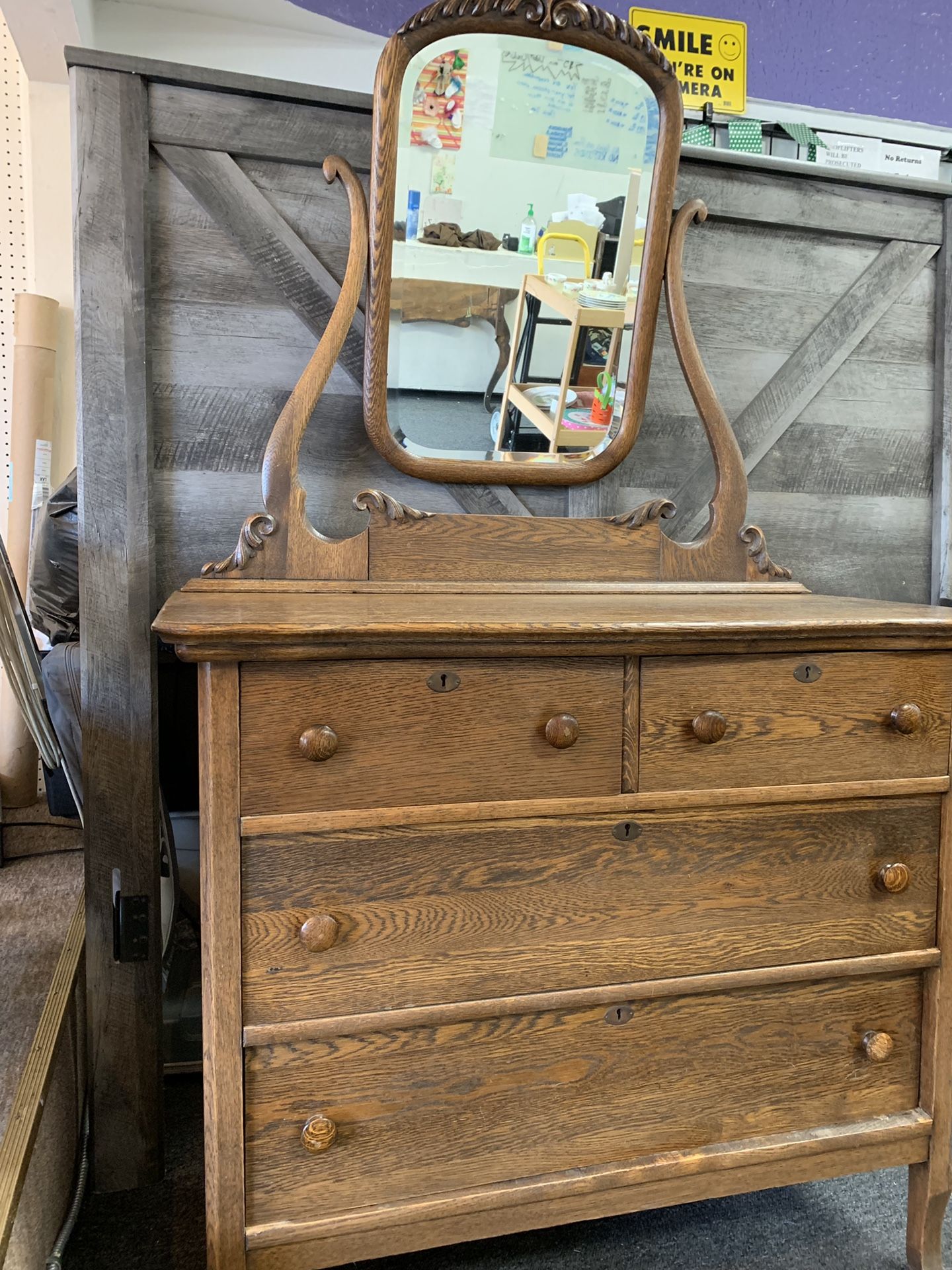 Antique dresser/mirror. Free delivery