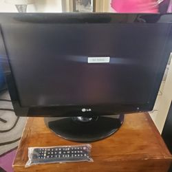 19" LG TV With Remote 