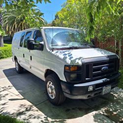 2011 FORD ECOLINE E250
