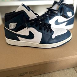 Air Jordan 1 Mid 'Armory Navy