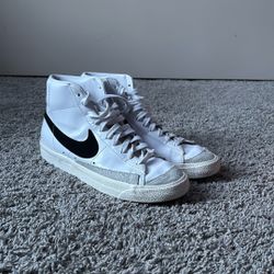 Nike blazers Size US 9Men /10.5Woman 