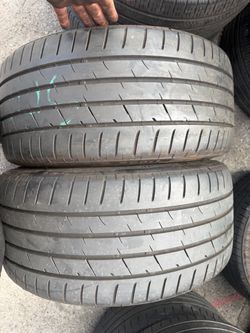 (2) 265/35R19 PAIR OF USED TIRES BRIDGETONE 80% LIFE !!