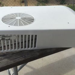 Coleman Mach 15.5 K A/c Shroud White