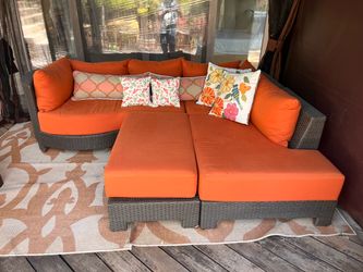 Outdoor Wicker Sectional Sofa with Ottoman