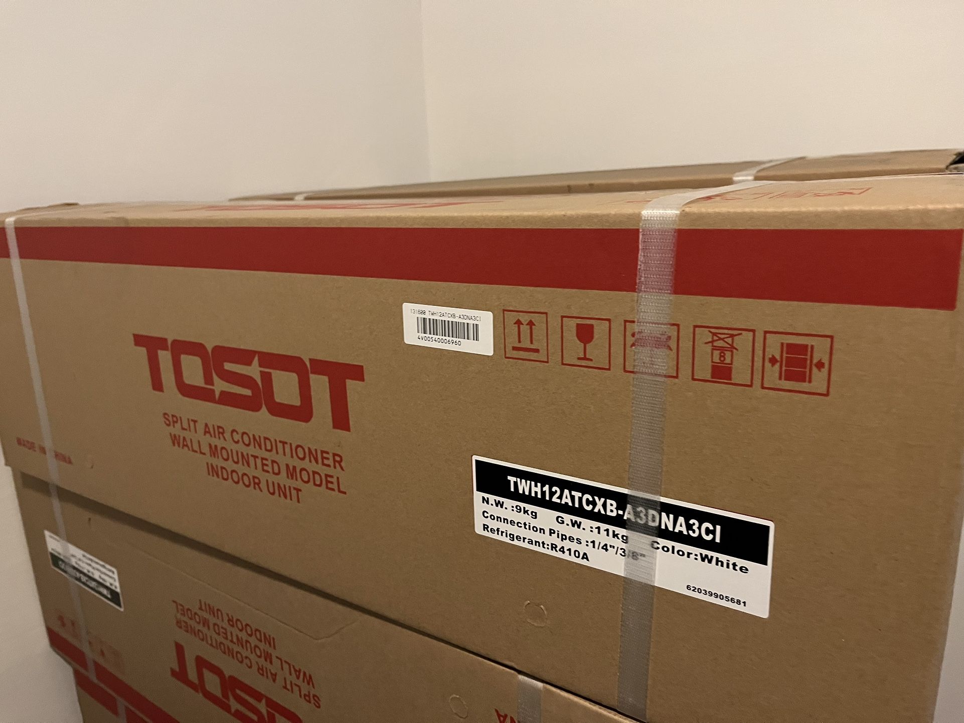 NEW TOSOT 12K Btu Mini Split AC with Kit R410a