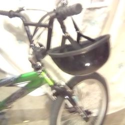 KENT CHAOS 20"/12" Freestyle Bike Bright Green and Black. Includes Helmet.