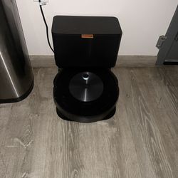 Roomba j7+ Robot Vacuum & Mop