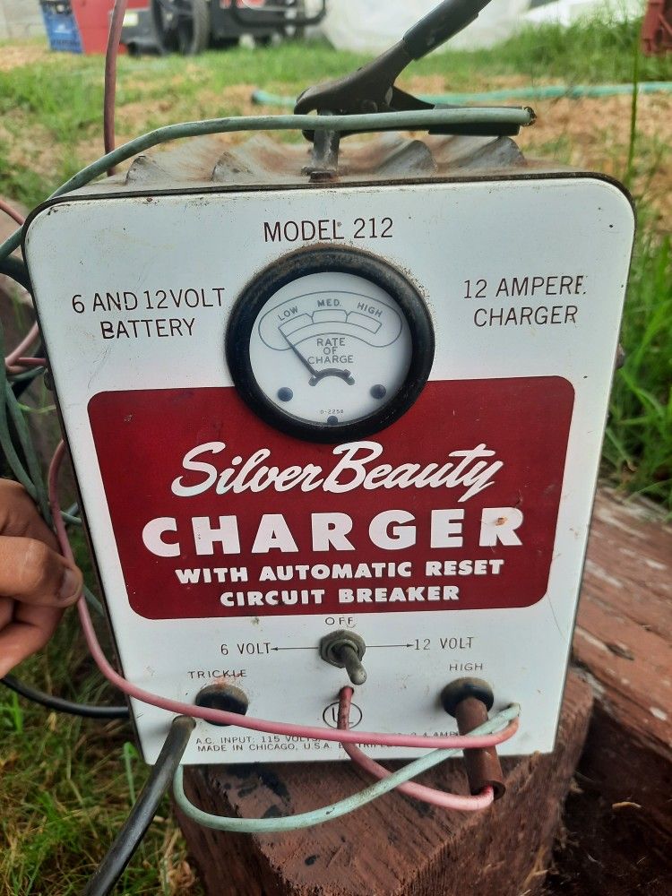 Vintage Silver Beauty Battery Charger Model 212