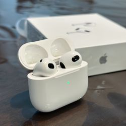 AirPods 3rd Generation – Excellent Condition 