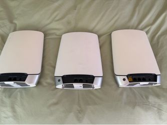 3 Netgear Orbi 750 Series AX4200 Tri-Band Wi-Fi 6 Mesh