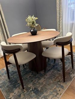 Round Dining Table for 4-6