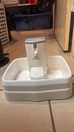 ECCOMAS Pet Water Fountain