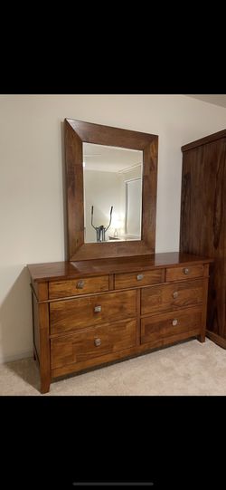 Bedroom Dresser & Mirror