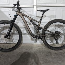2023 Specialized Stumpjumper Alloy Comp 