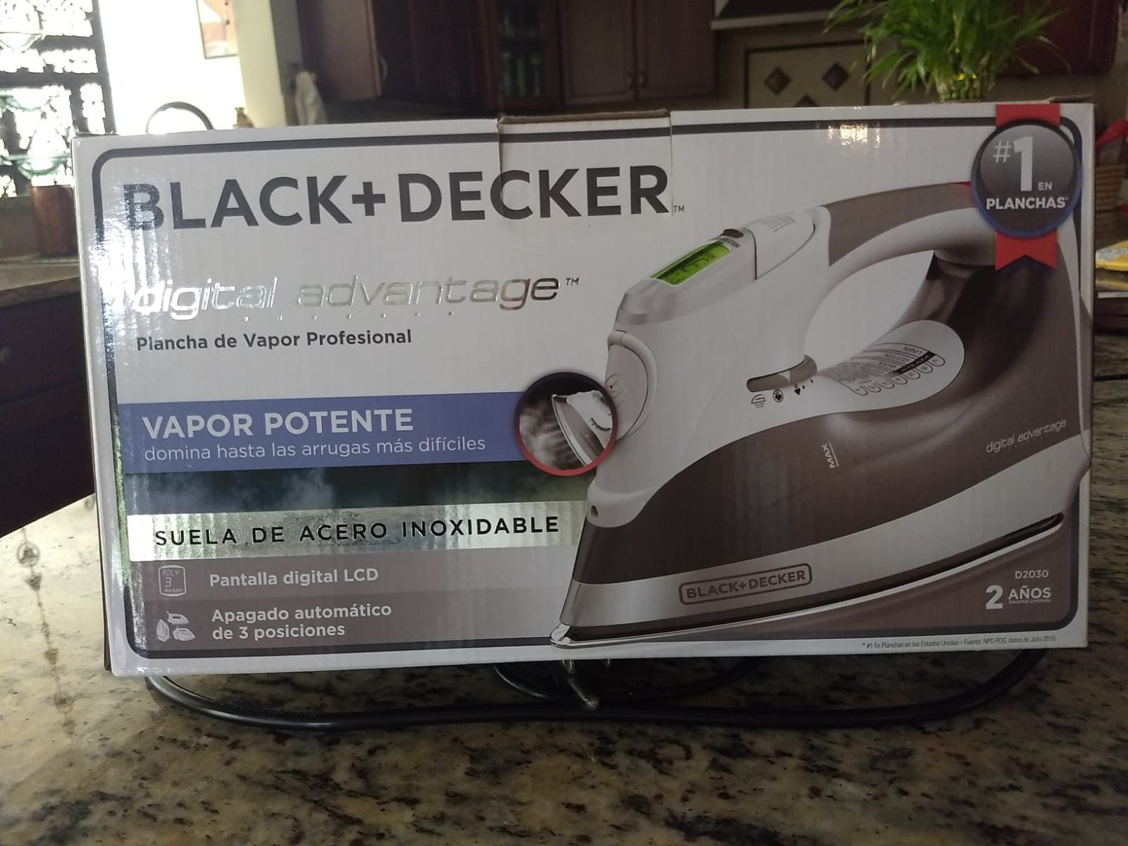 Iron box (Black and Decker)for SALE