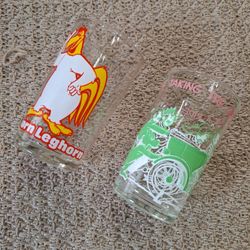 PAIR OF RETRO JELLY GLASSES - FOGHORN LEGHORN & ARCHIE