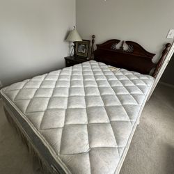 Queen Bed Set (6 Items!)