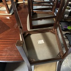 Table with 6 chairs