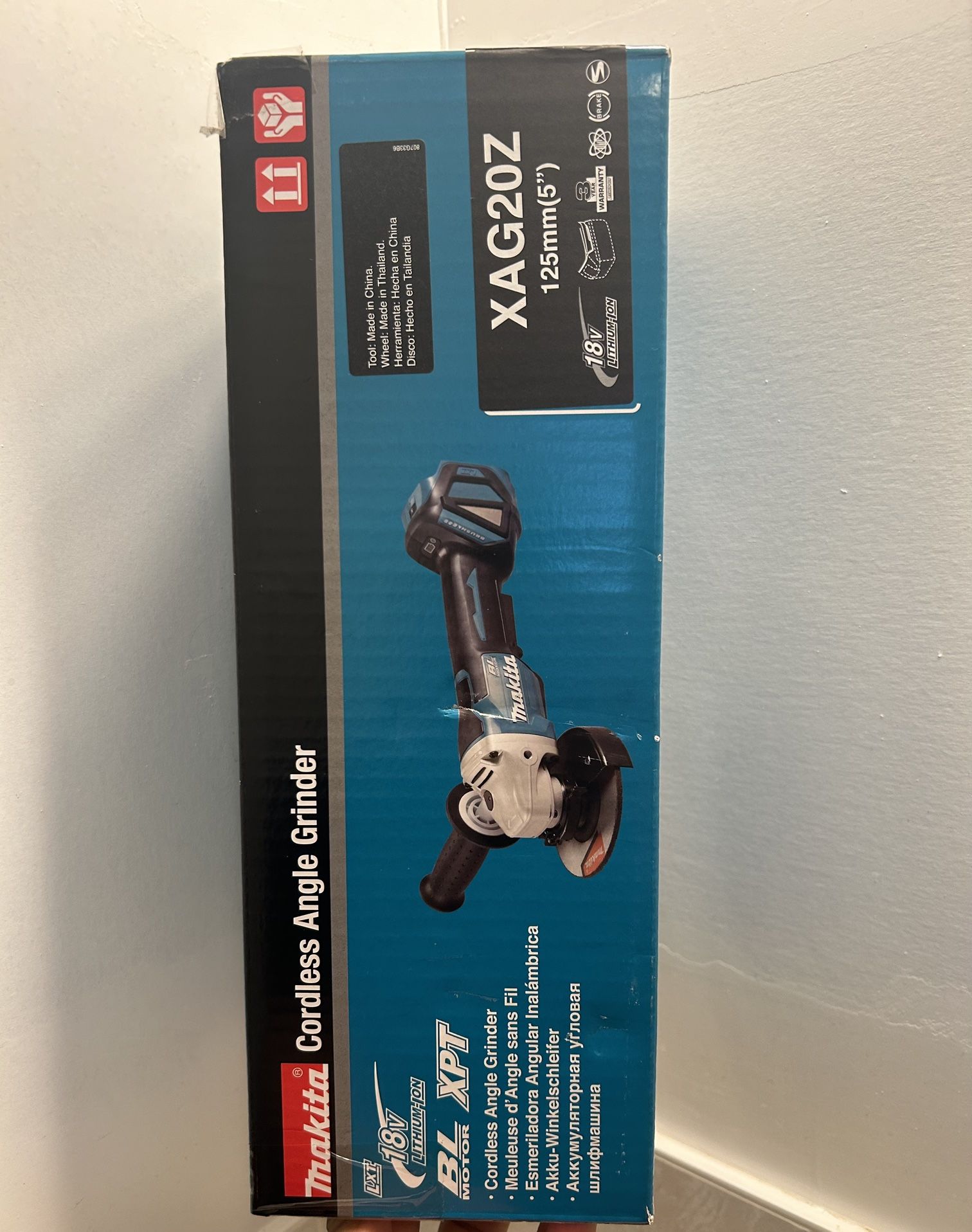 Makita 18V Brushless 4-1/2 in. / 5 in. Cordless Paddle Switch Cut-Off/Angle Grinder with Electric Brake (Tool Only)