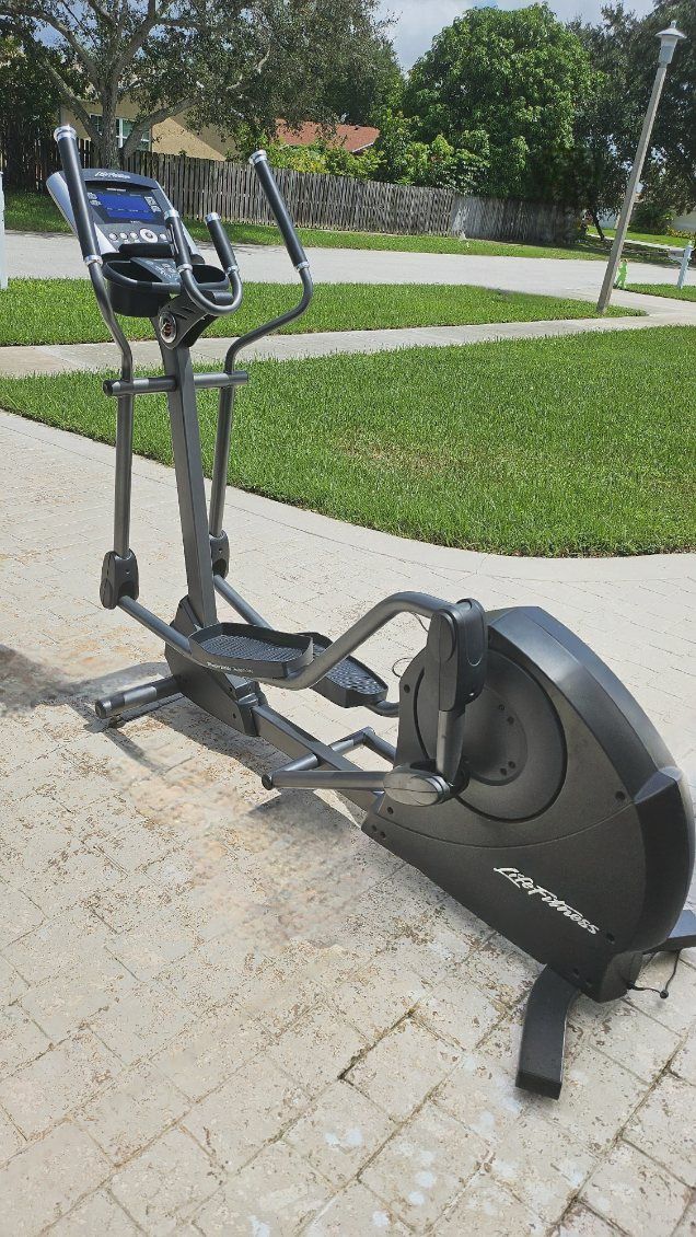 Offer up elliptical machine sale