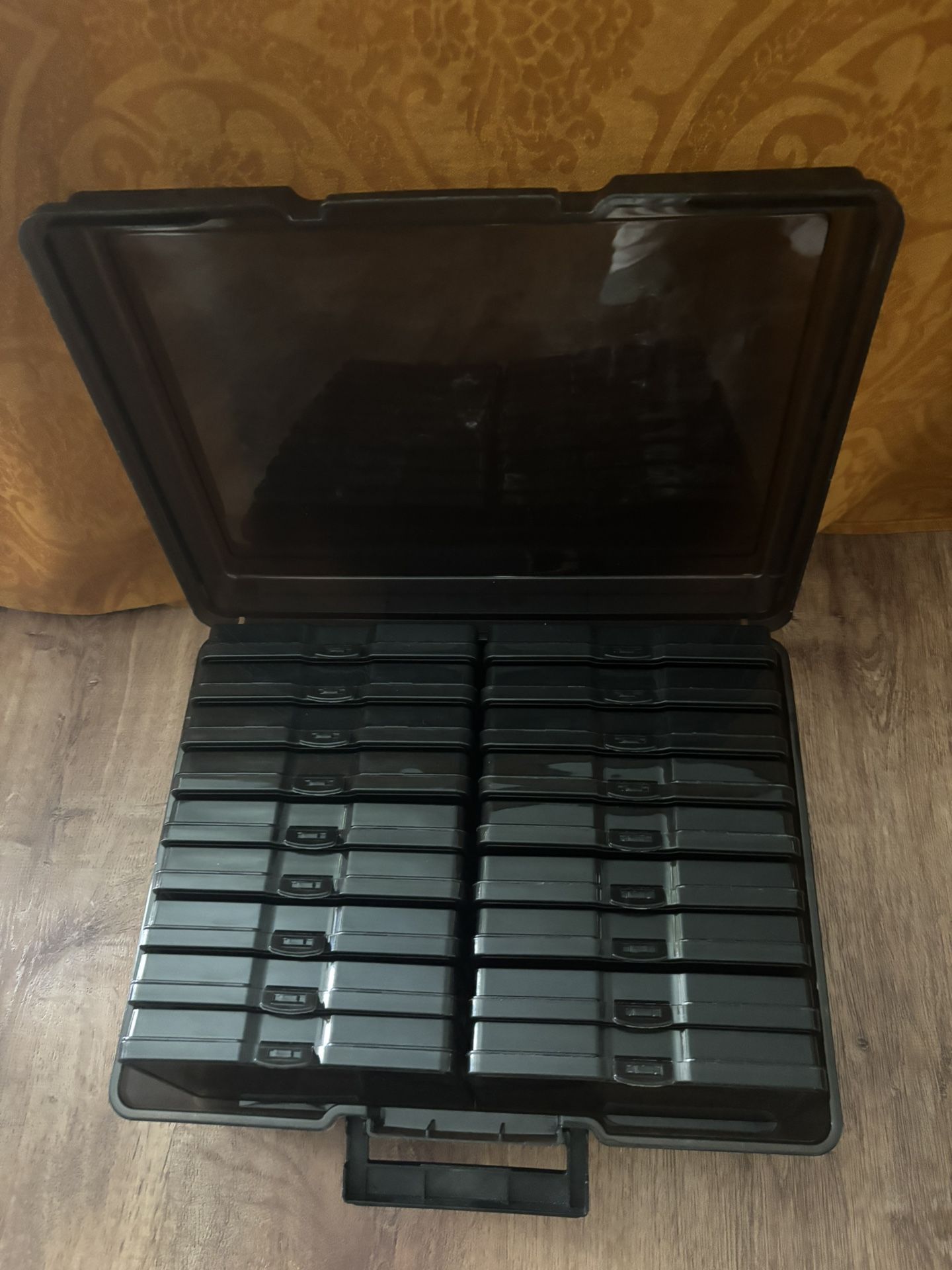 5x7” 18 Slot And Carrier Photo Organizer 