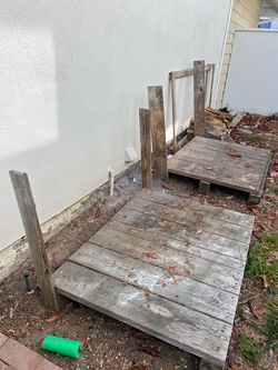 Free wood pallets