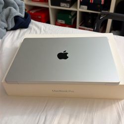 MacBook Pro 14    M5