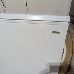 Chest Freezer 7.1 Cubic Feet Garage Ready.