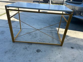 Folding table