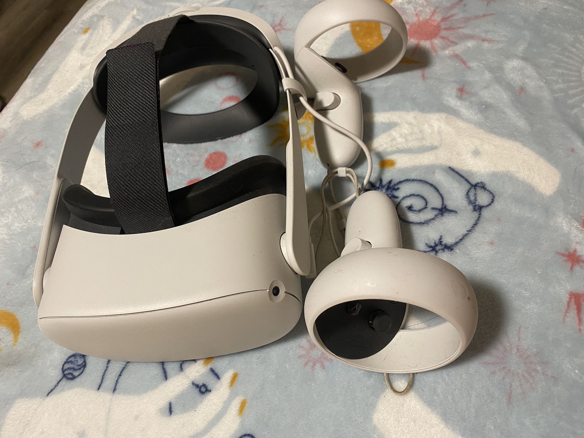 Quest 2 VR Headset w/ Battery Strap