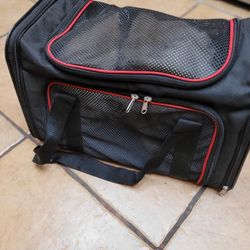 A-4 PET SOFT-SIDED SMALL ANIMAL CARRIER