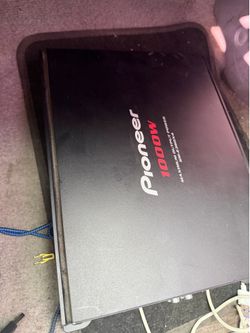 Pioneer 4 channel 1000 watt amp